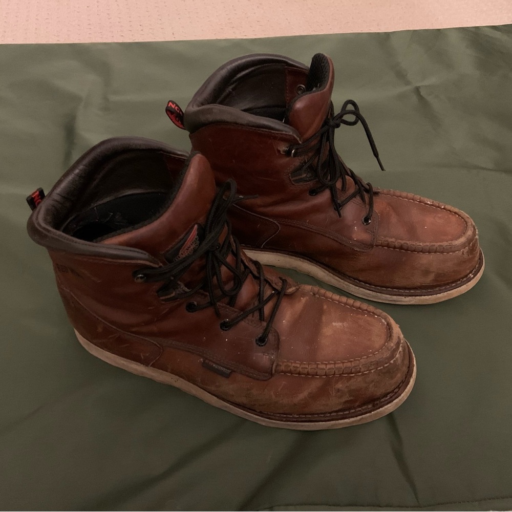Red Wing 10.5 EE (Wide) Traction Tred 6” Waterproof Safety Toe Boots